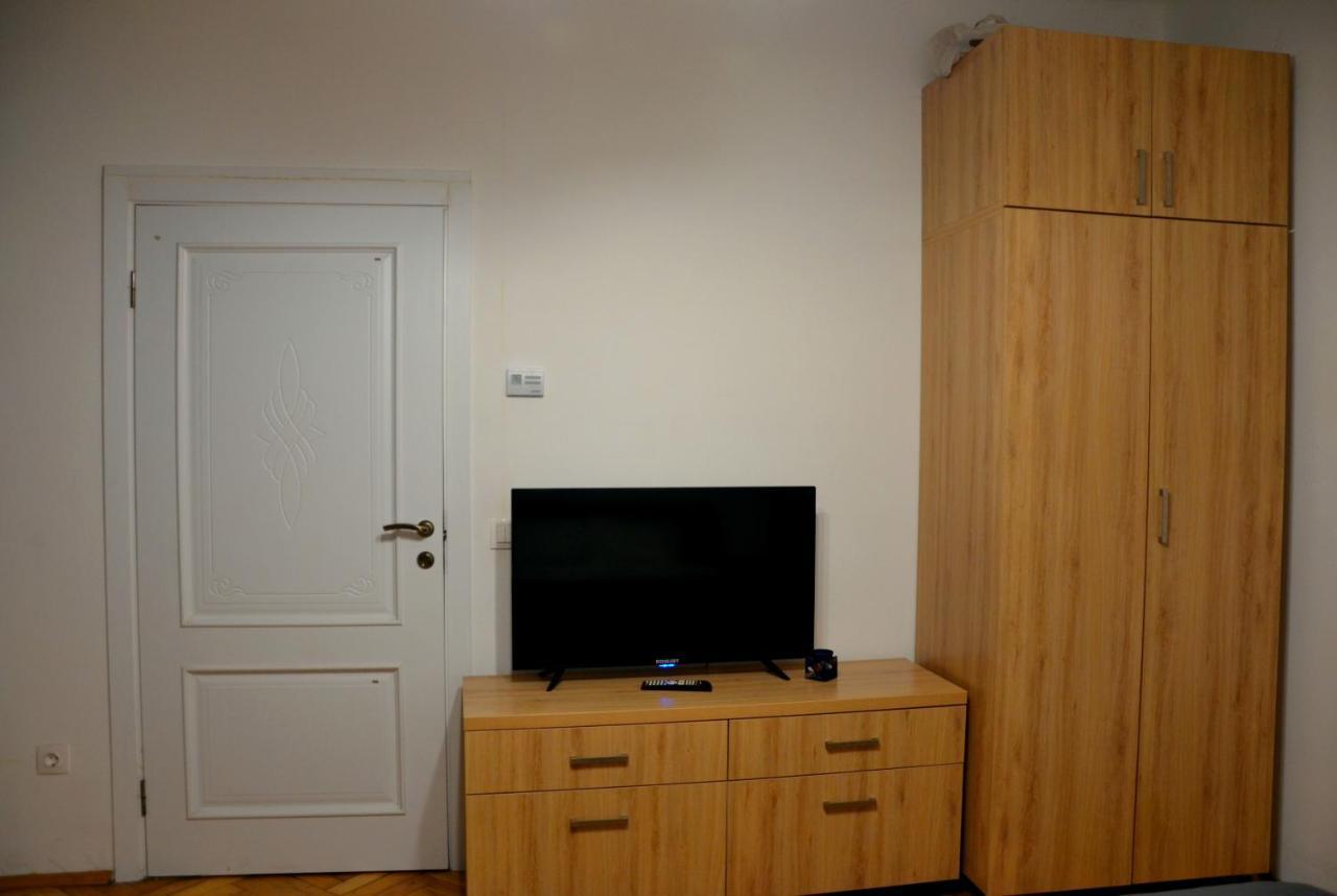 Brand New Apartment In City Center 리비프 외부 사진